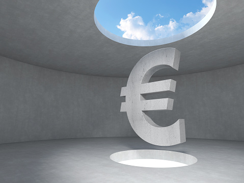French Politics Weighs on Euro, But Selling Fails to Gain Momentum