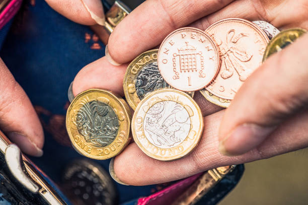 Currencies Split: Pound, Euro, Yen Firm While Antipodeans Sink