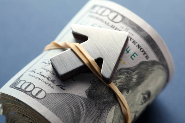 Dollar Gains Momentum, Outpaces Peers as 10-Year Nears 4.15%
