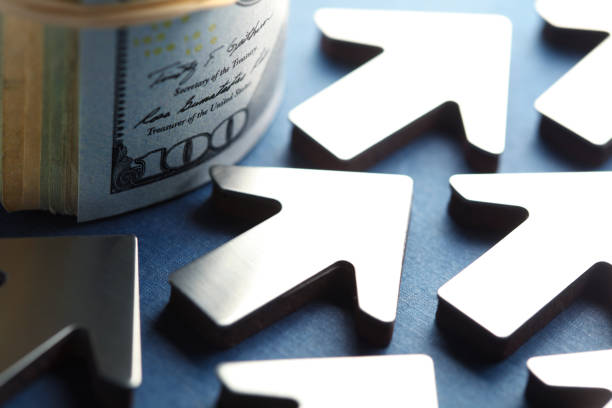 Dollar Rises Along with Yields as Fed Expectations Adjustment Continues